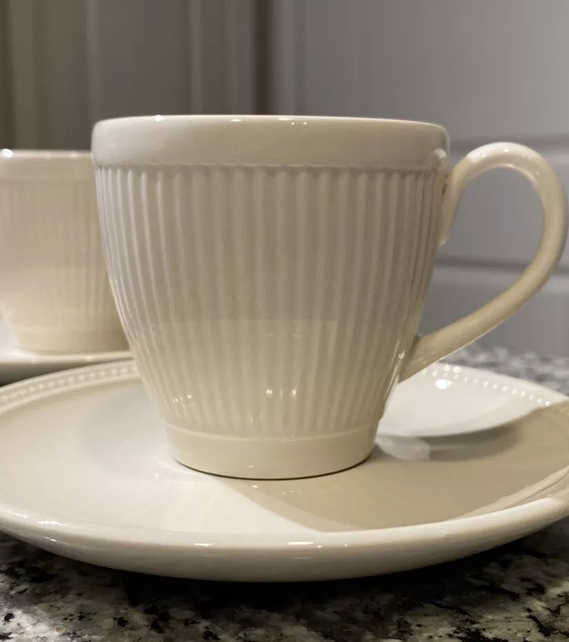 Set of Two Ivory Wedgwood Windsor Tea Espresso Cups & Saucers 6 Oz England