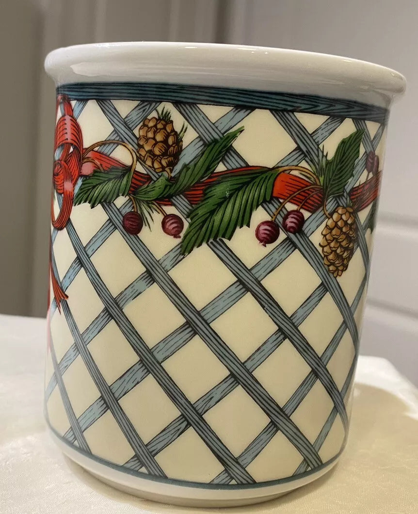 Dansk "Nordic Garden" Mug Christmas Holiday Trellis Pinecones Berries Red Bow