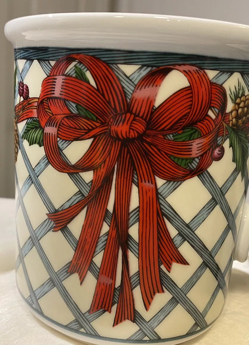 Dansk "Nordic Garden" Mug Christmas Holiday Trellis Pinecones Berries Red Bow